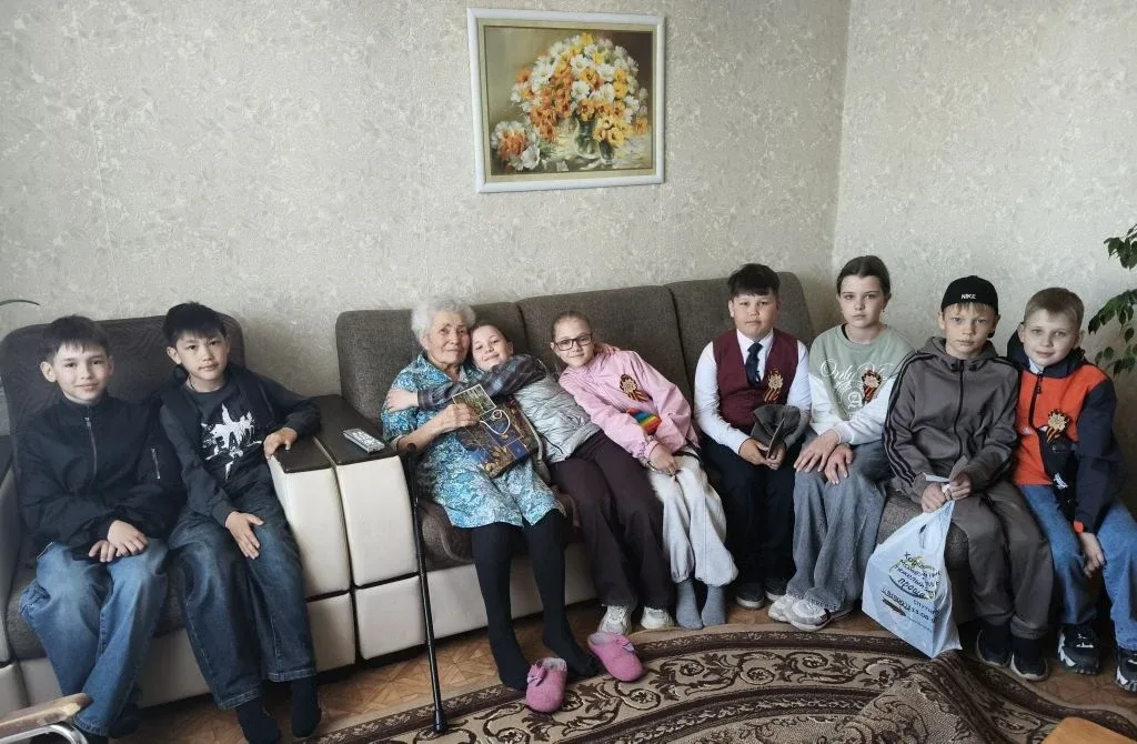 Накануне Дня Победы ученики, родители и учителя школы №30 присоединились к краевой акции «С Днём Поб