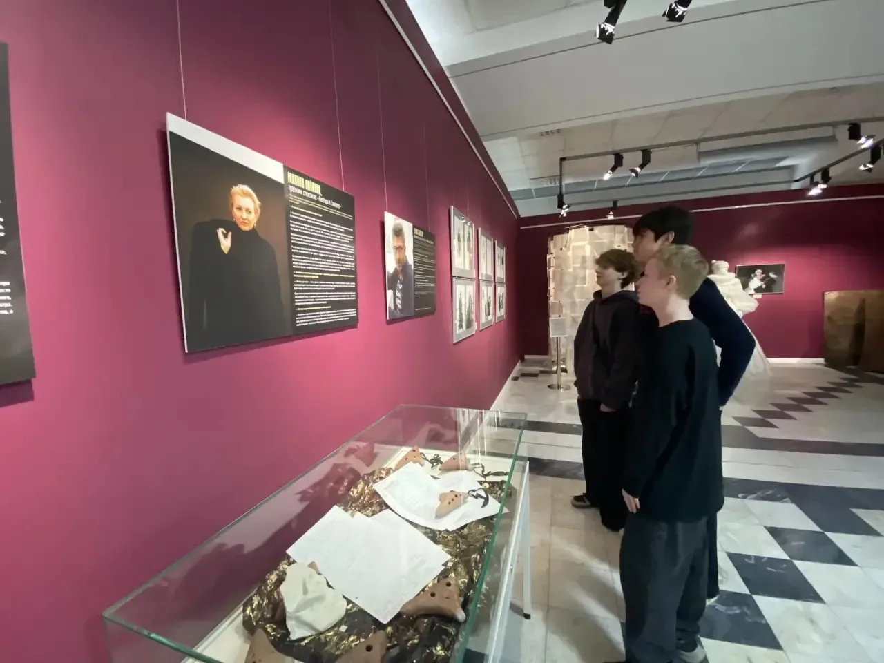 🎭 7А в пространстве театра: погружение в мир искусства! 🎭 На днях ученики 7А класса отправились в ув