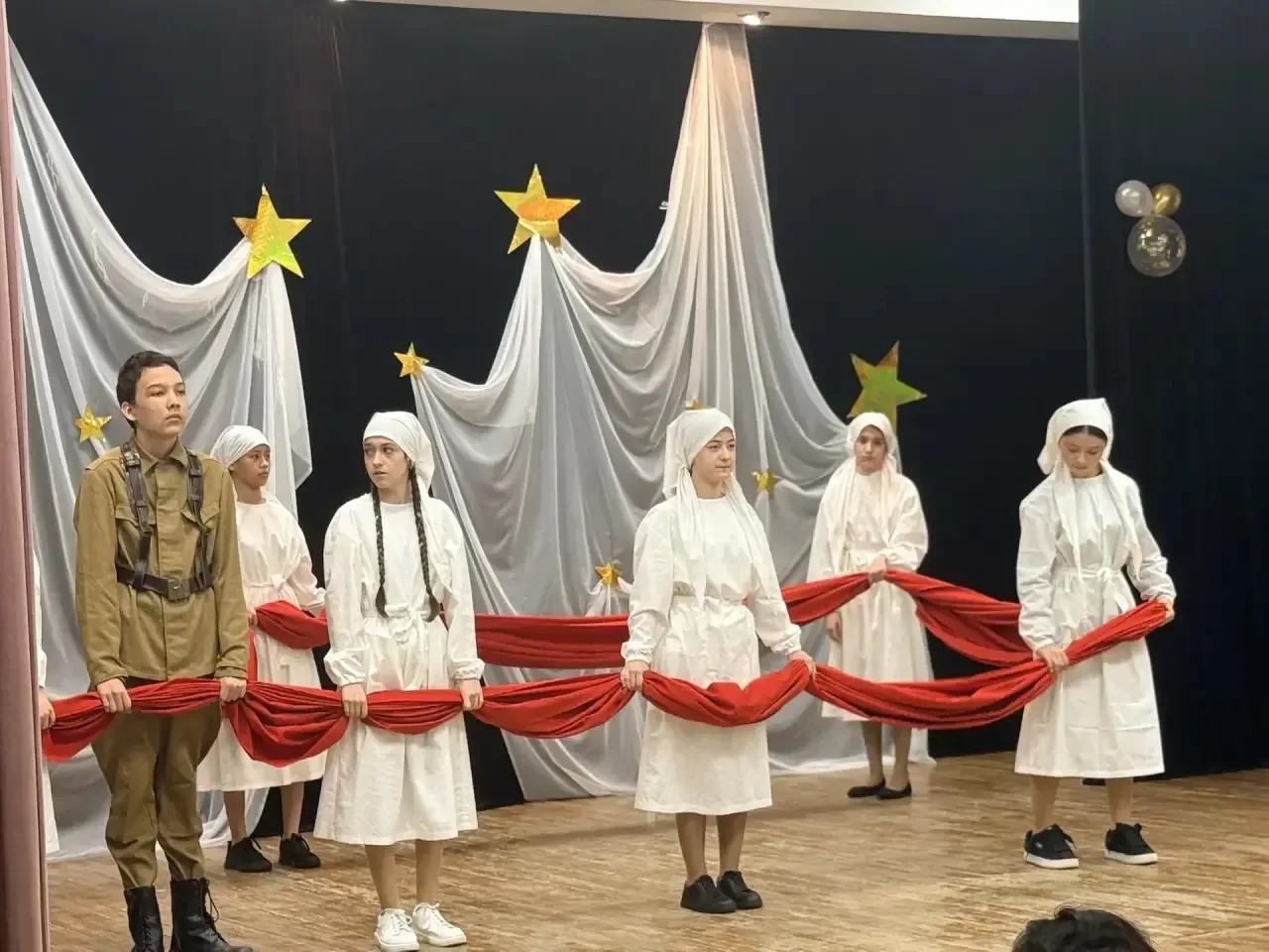 🎭✨ УСПЕХ ГОДА ✨🇷🇺  В нашей школе состоялся яркий и по-настоящему вдохновляющий отчетный концерт объе