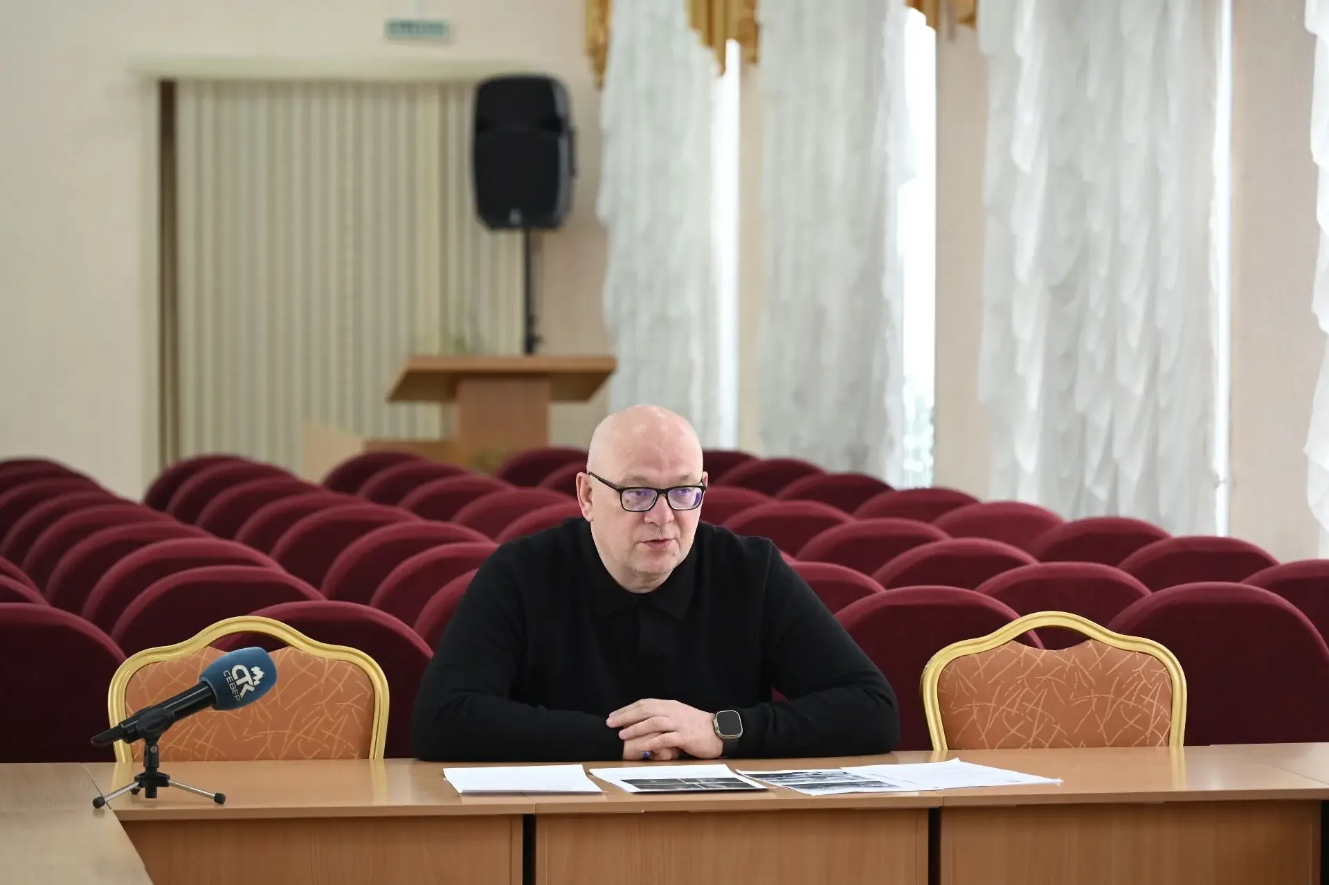 Владимир Евменьков:  Главной темой «коммунального часа» по-прежнему остается содержание города и пос