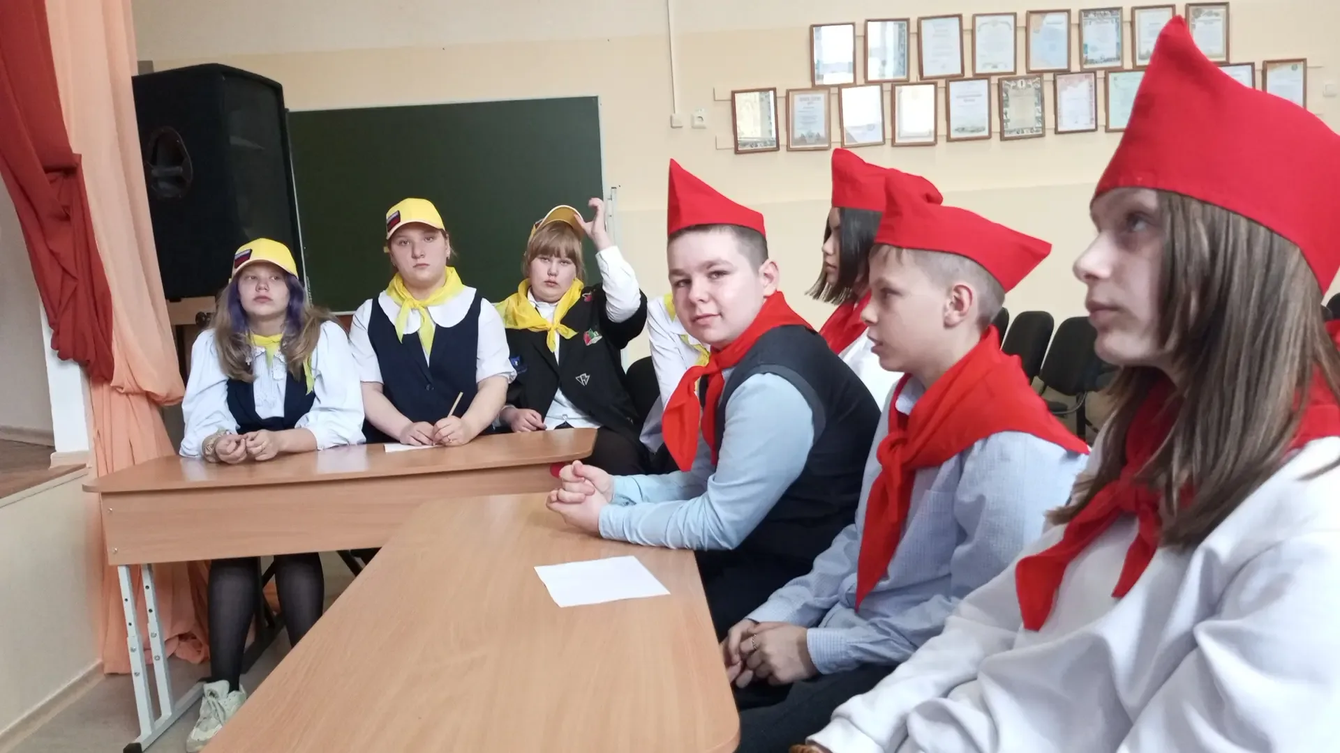 🌍В рамках деятельности Движения Первых участвуем во всероссийской акции «Вместе в будущее». 📚19 мая 