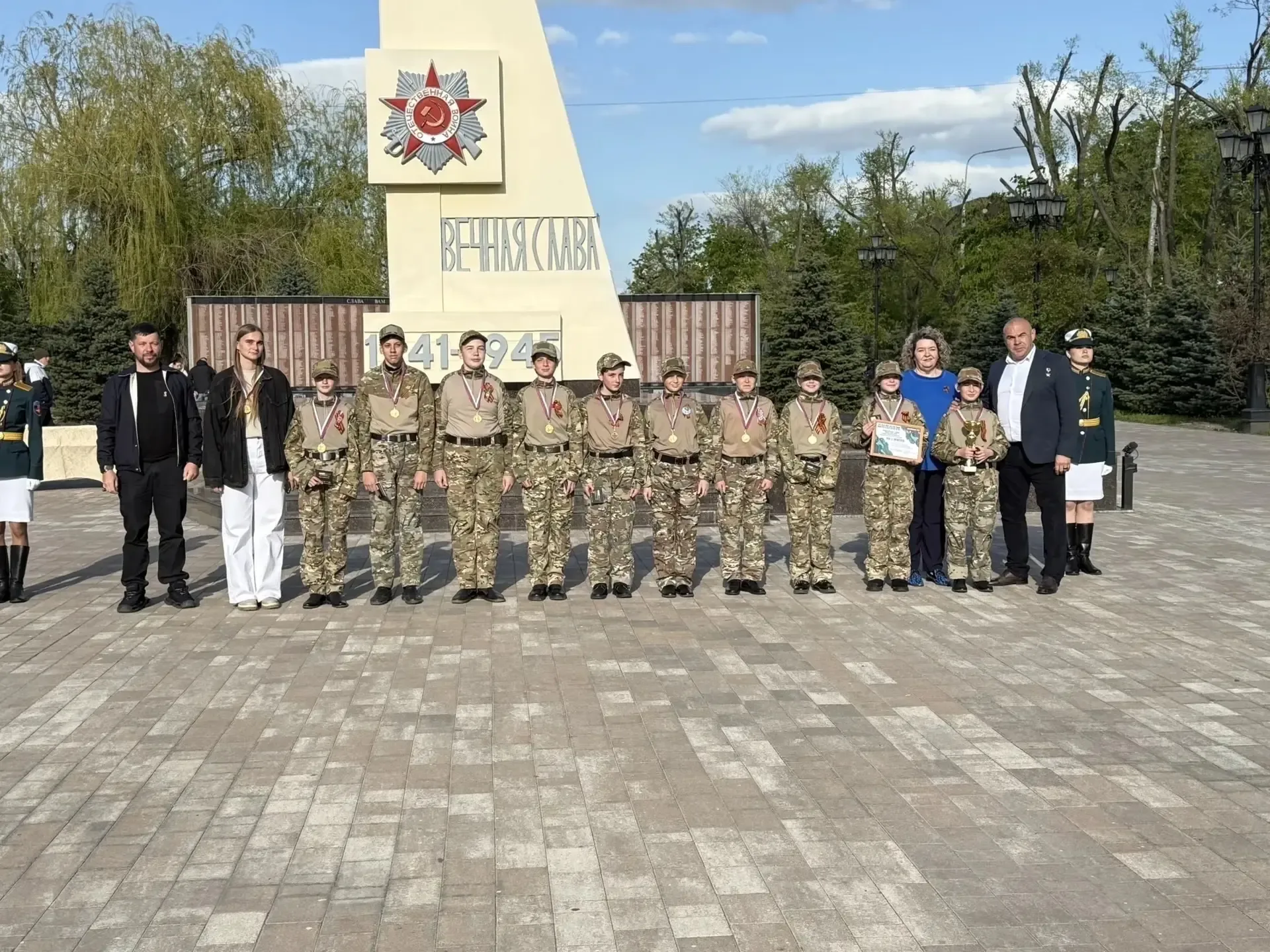 Добрый день! Дорогие друзья!   Всю эту неделю наши зарничники средней возрастной категории борются з