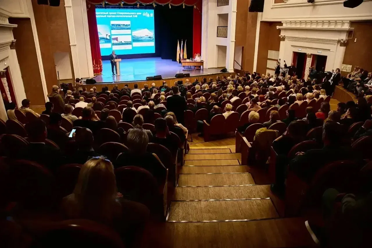 Глава города Невинномысска Михаил Миненков представил ежегодный отчёт о проделанной работе. На ключе