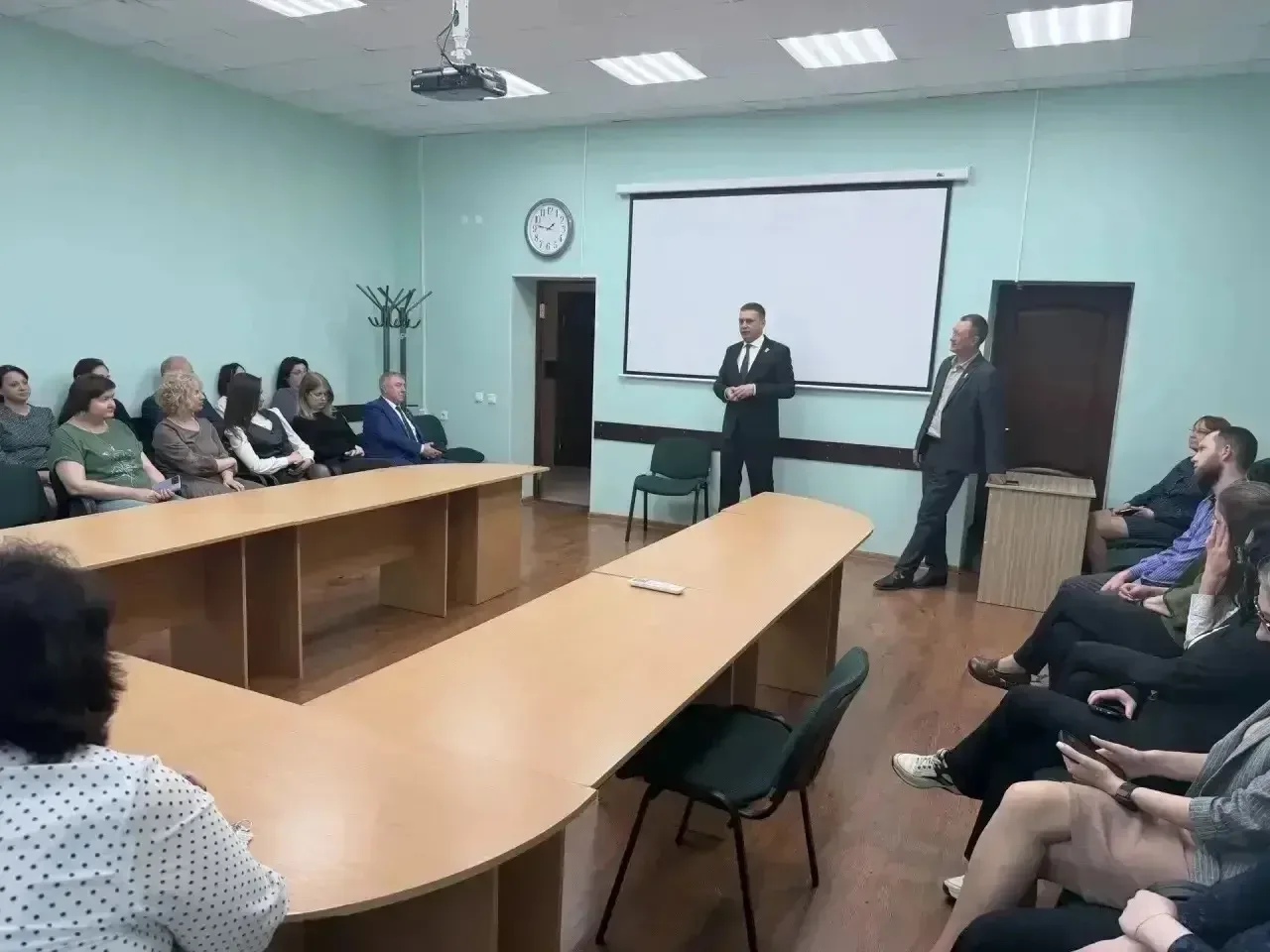Дорогие земляки! Обращаюсь к каждому из вас.   Всю эту неделю я провел в поездках по 70 округу — общ