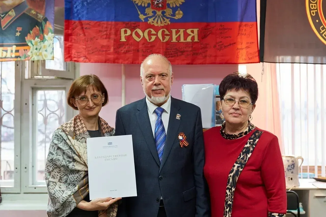 Накануне священного праздника - Дня Победы - в штабе волонтёрской группы «Вяжем для солдат. Вяжем По
