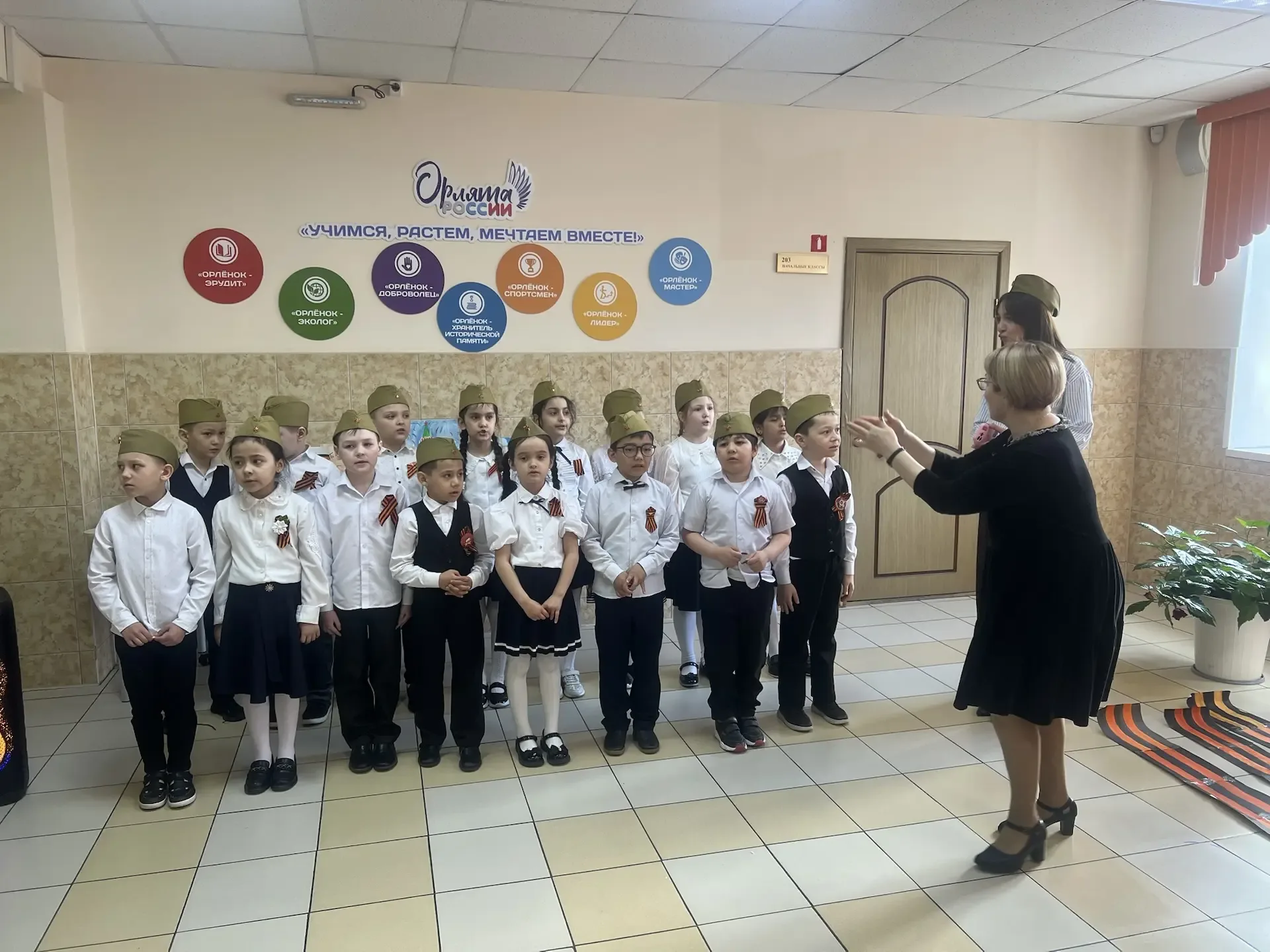 💬Сегодня обучающиеся нашей школы с большим энтузиазмом приняли участие во Всероссийской акции «Песни