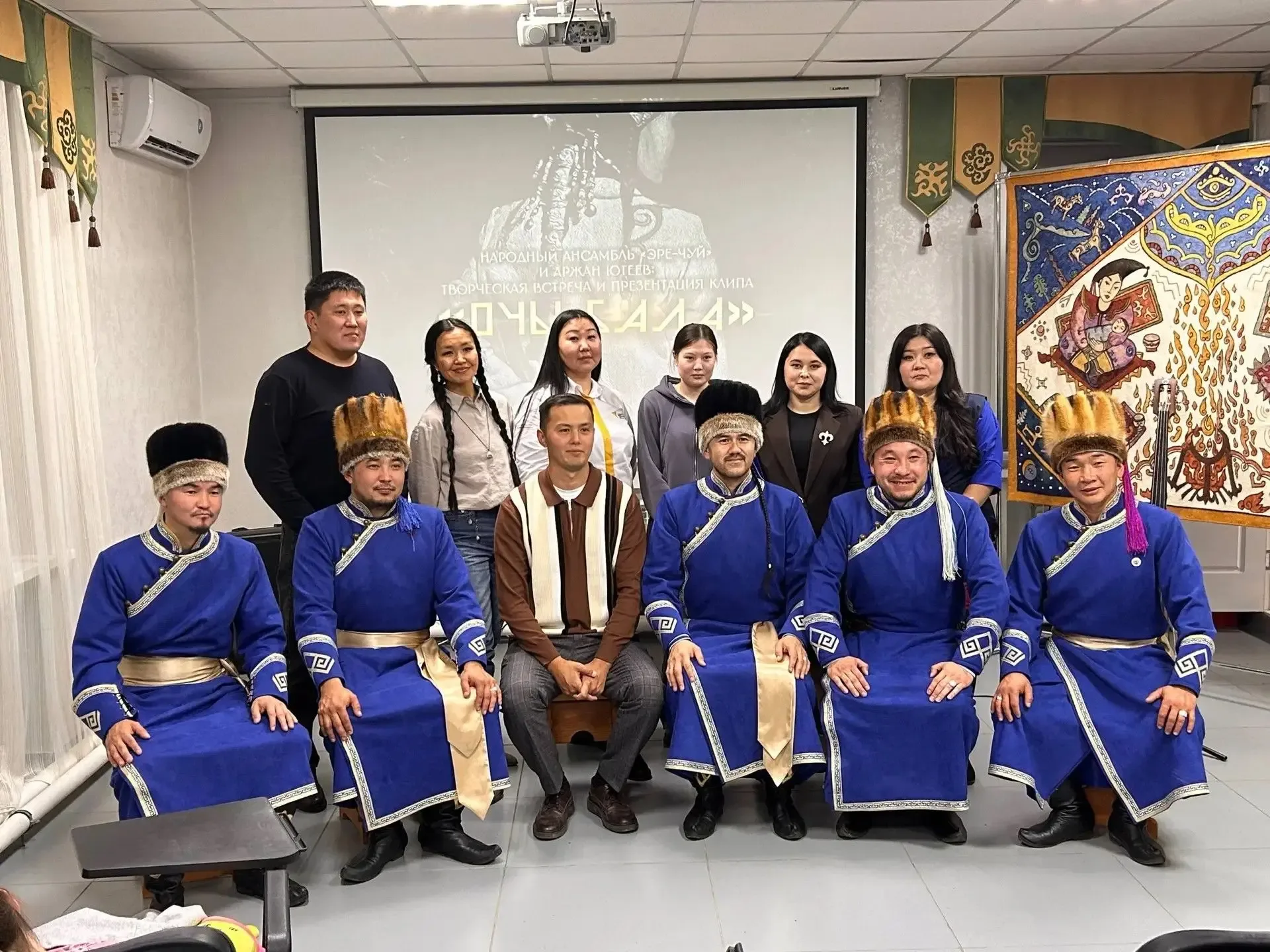 «Один день из жизни советника» На улице прекрасное майское утро. Учебная неделя начинается с подняти