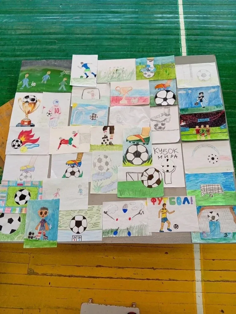 Юные таланты забили гол в искусство ⚽  В нашей школе прошел яркий творческий фестиваль рисунков на ф