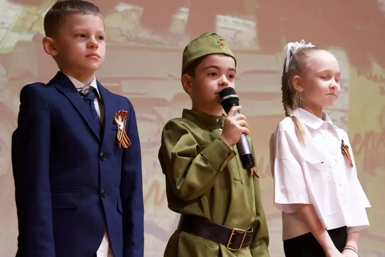 🇷🇺🎗В честь Дня Победы сегодня в нашей школе прошёл Фестиваль военной и патриотической песни «Песни П