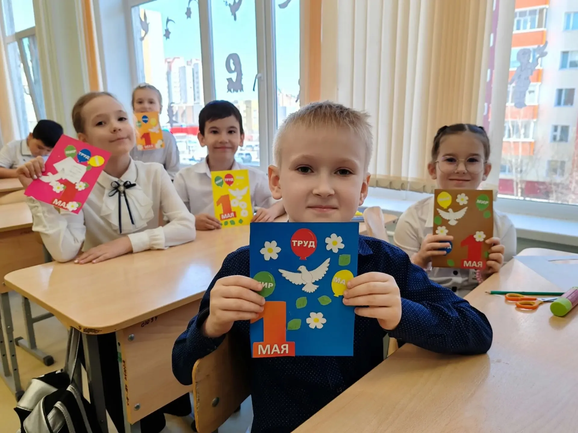 🦅 Орлята России поздравили ветеранов труда с 1 Мая!   💌В преддверии Праздника Весны и Труда наши юны
