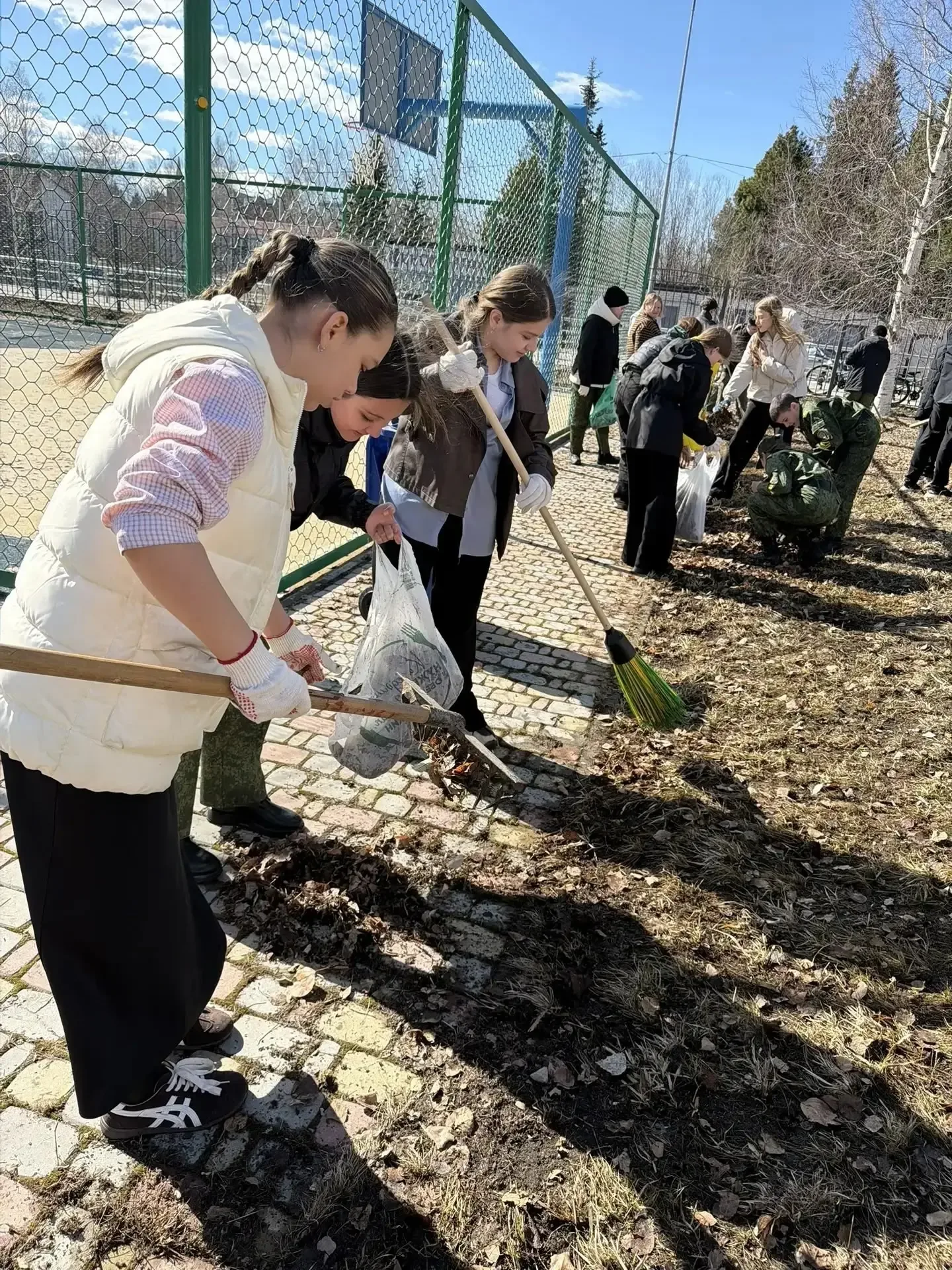 🧹 Субботник Первых. Встречаем день весны и труда! В рамках Всероссийской недели субботников «Мы за ч