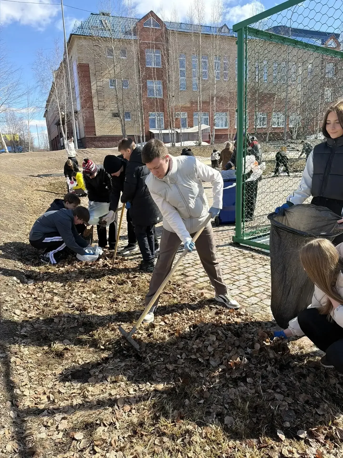 🧹 Субботник Первых. Встречаем день весны и труда! В рамках Всероссийской недели субботников «Мы за ч