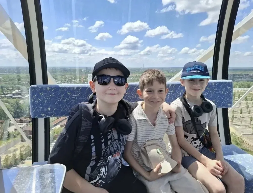 👋Провожаем последнюю учебную четверть весело!   🎡20 мая обучающиеся 2в класса с классным руководител