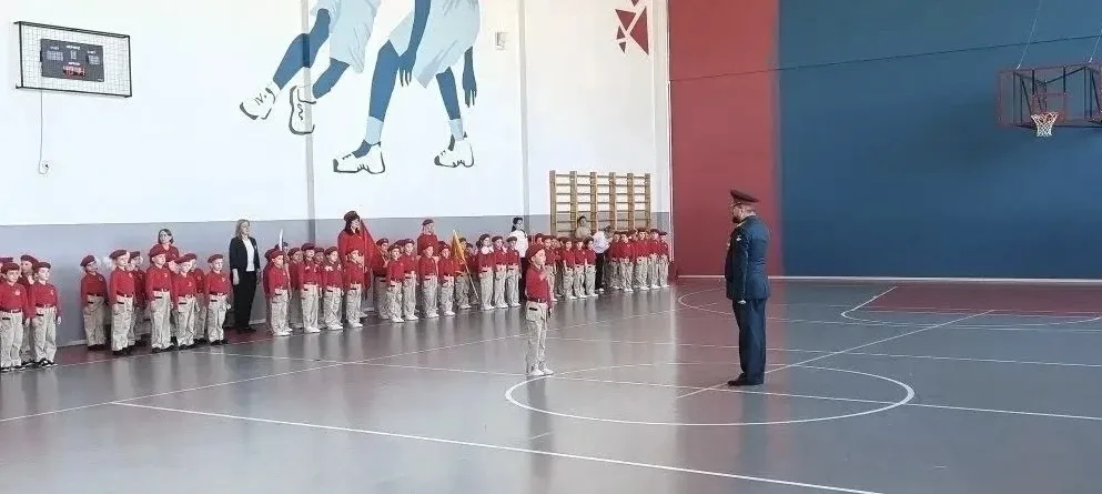 🇷🇺Вперед, Юные Патриоты!   ✍️28 апреля на базе школы 72 состоялся смотр строя и песни дошкольных обр