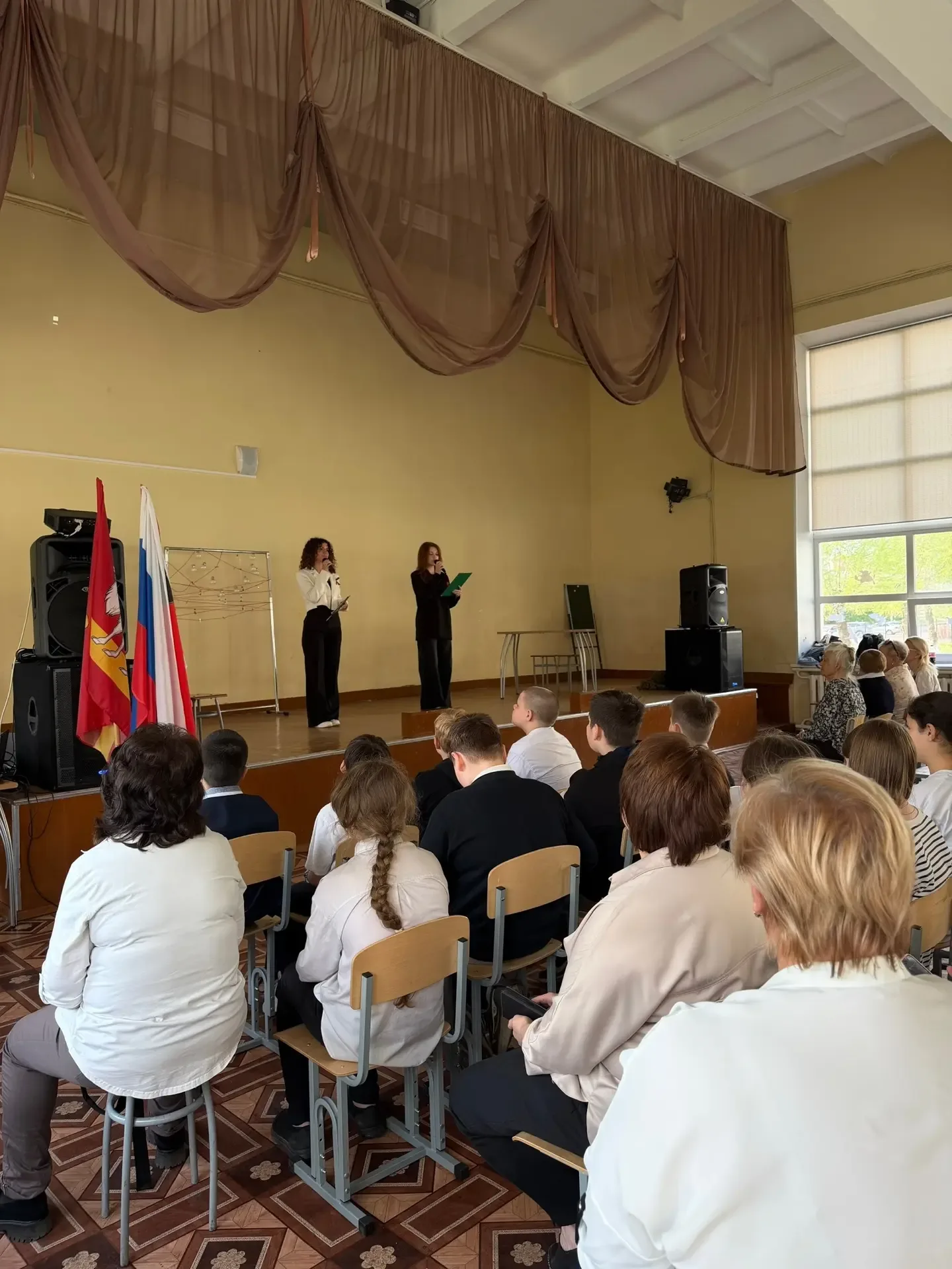🕯️ «Пока горит свеча — жива память…»  В преддверии великого праздника — Дня Победы — в нашей школе п