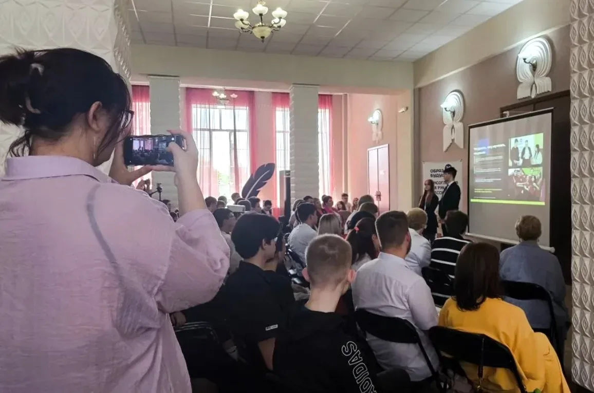 🎉 Отчёт проектных команд ПОО г. Борисоглебска в рамках «ПРОФИманиИ» — уже история! 🎉    Друзья, 15 м