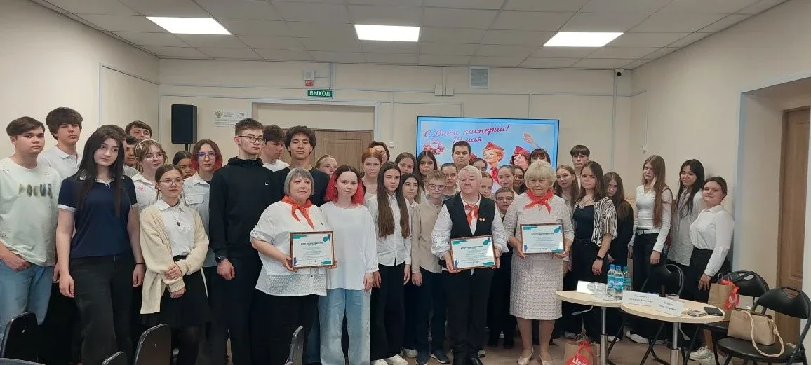 ✨ Классная встреча с легендами: первые пионерские вожатые нашего города в гостях у «Первых» ✨  19 ма
