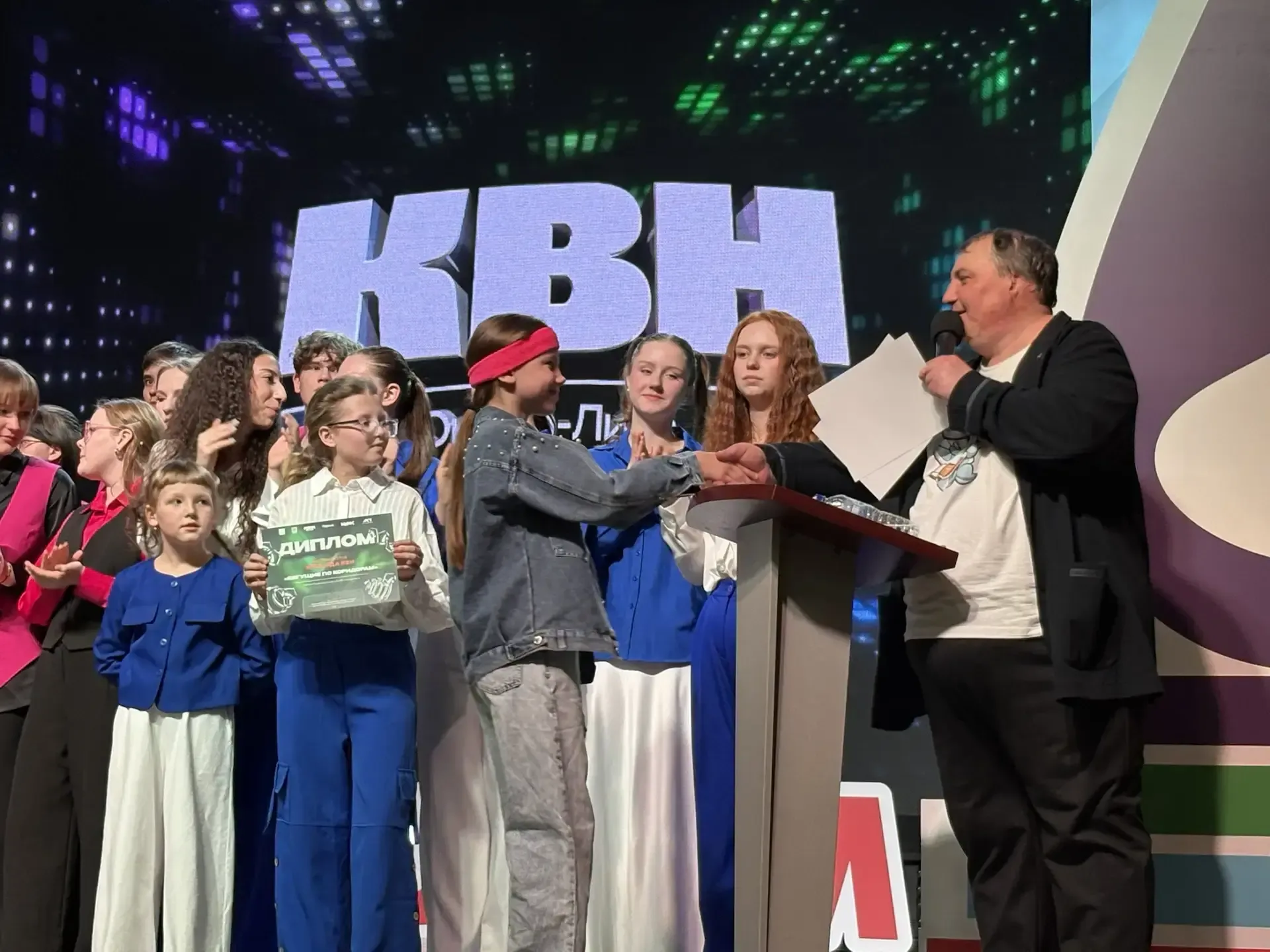 🎉 ПОЗДРАВЛЯЕМ КОМАНДУ «БАБУШКА ОЛЯ», финалистов КВН! С гордостью сообщаем, что команда «Бабушка Оля»