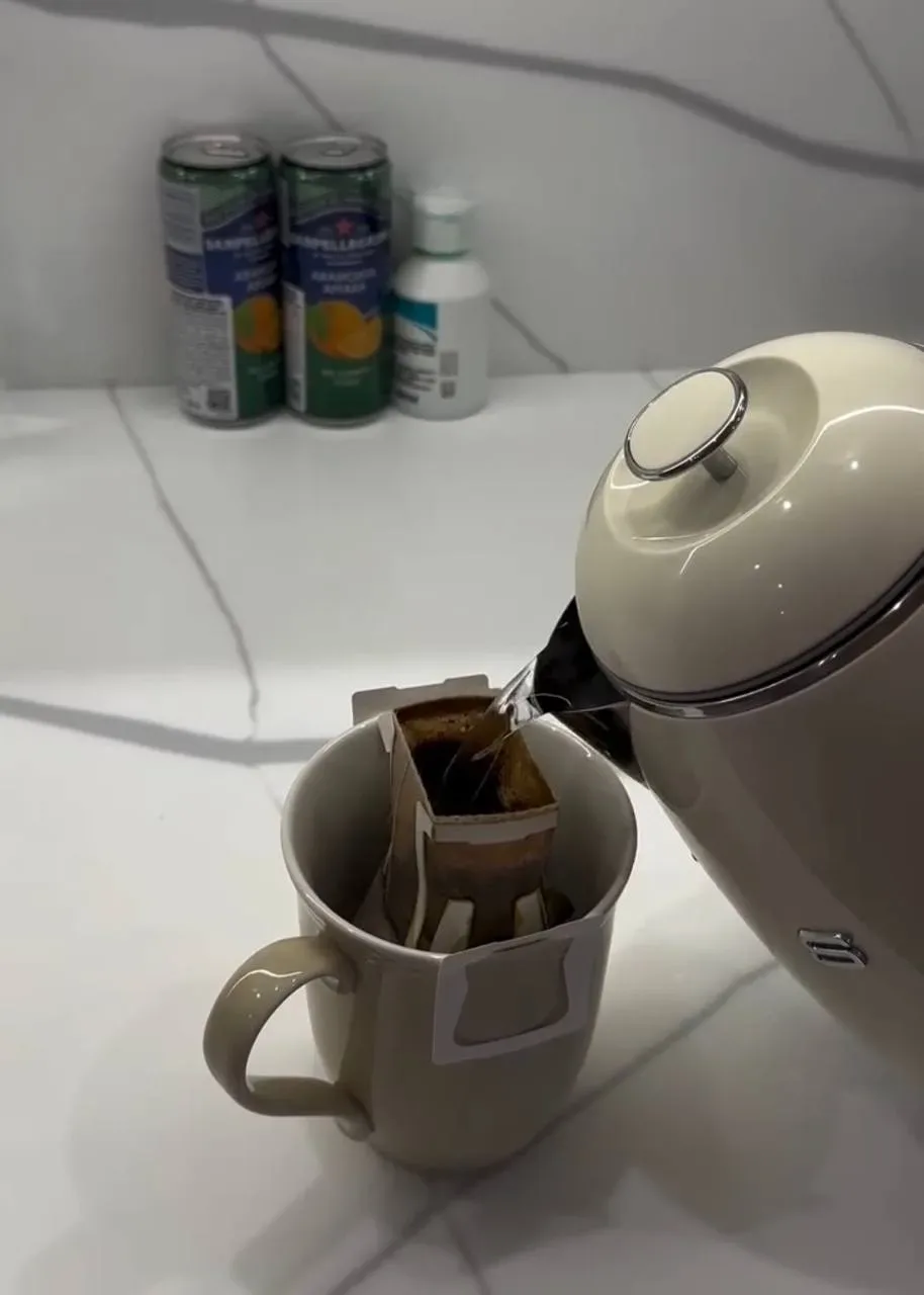 Доброе утро, друзья! ☀️  ☕️Говорят, в четверг нужно пить кофе с корицей — чтобы деньги прибавлялись 