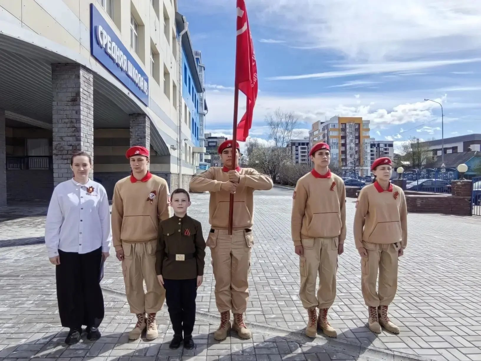 «Нет в России семьи такой, где б не памятен был свой герой…»  Но есть герои, которые стали родными д