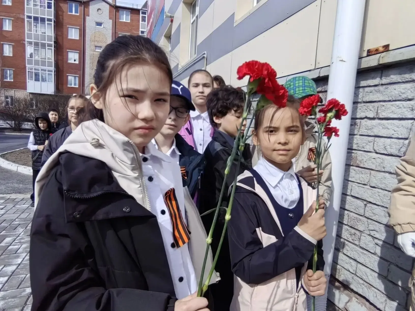 «Нет в России семьи такой, где б не памятен был свой герой…»  Но есть герои, которые стали родными д
