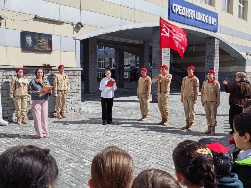 «Нет в России семьи такой, где б не памятен был свой герой…»  Но есть герои, которые стали родными д