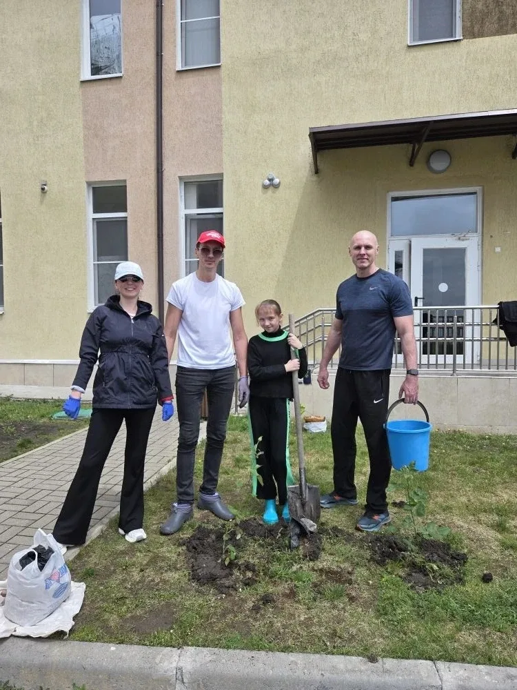 🌹Мы также хотим выразить отдельную признательность семьям и учителям, кто посвятил свое время и силы