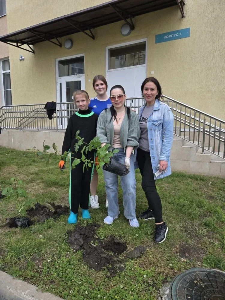 🌹Мы также хотим выразить отдельную признательность семьям и учителям, кто посвятил свое время и силы