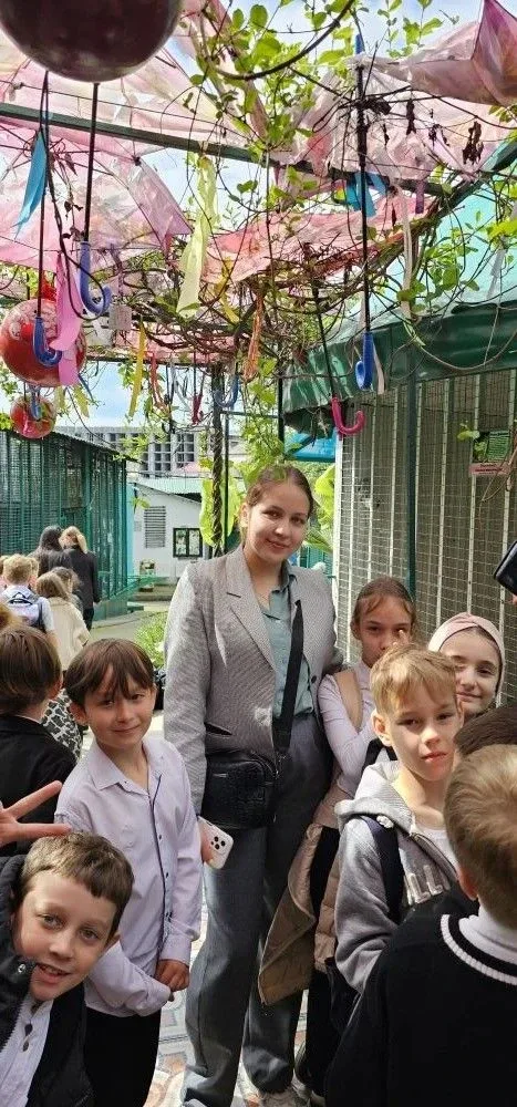 🐻Обычный учебник — это скучно, а вот увидеть верблюда вживую — это ВАУ!    🐷Учащиеся 2Б класса вмест