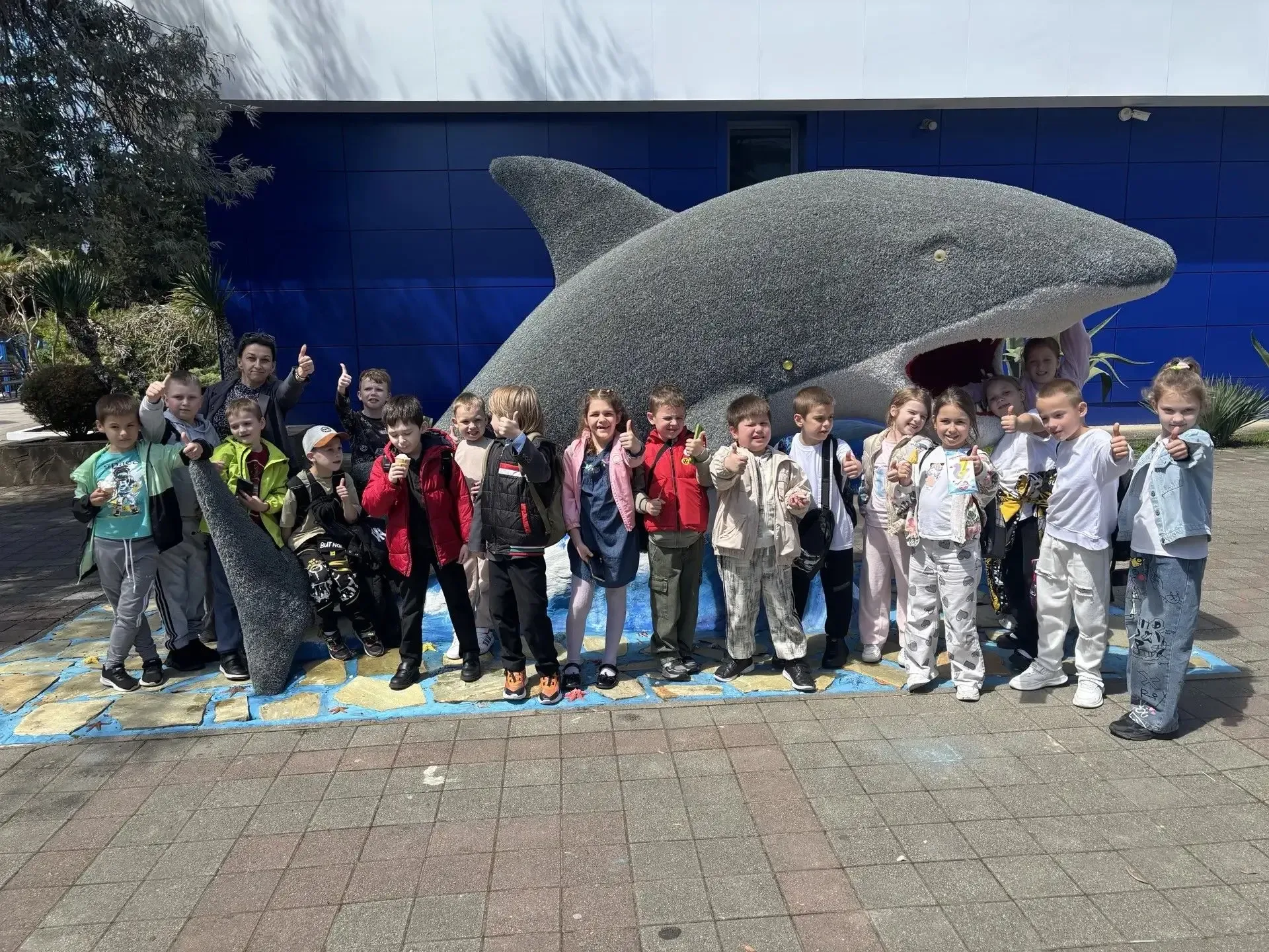 🐬Учащиеся 1К класса посетили океанариум. Ребята познакомились с обитателями океанов, узнали, чем пит