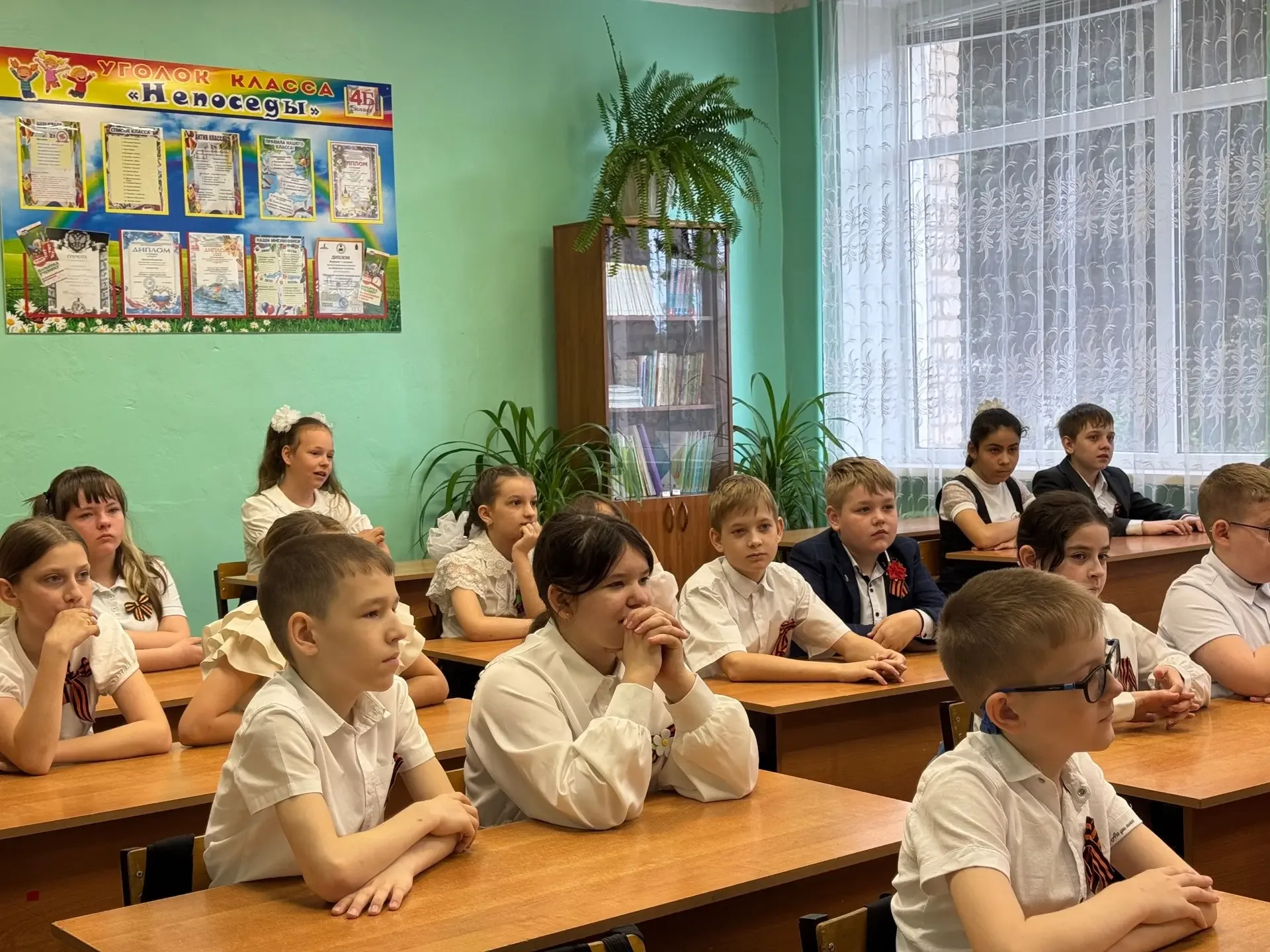 В Лиманской школе № 2 прошел особенный день. Ученики смогли лично пообщаться с теми, кто сегодня сто