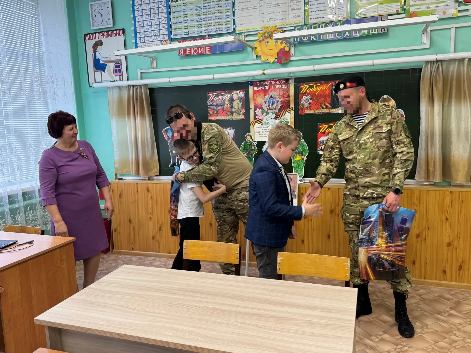 В Лиманской школе № 2 прошел особенный день. Ученики смогли лично пообщаться с теми, кто сегодня сто