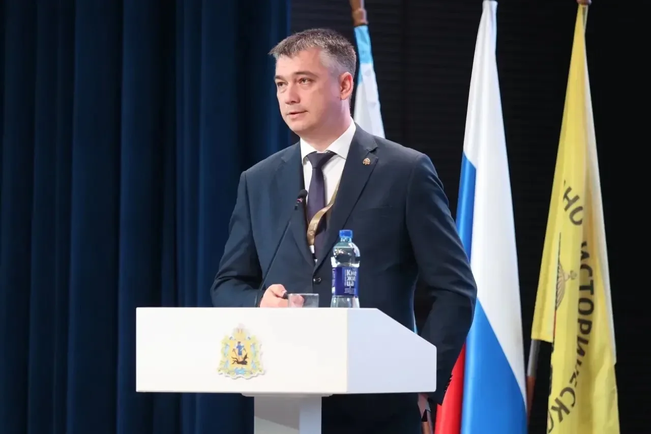 Дмитрий Захаров:  Сейчас нахожусь в Архангельске на семинаре Российского военно-исторического общест