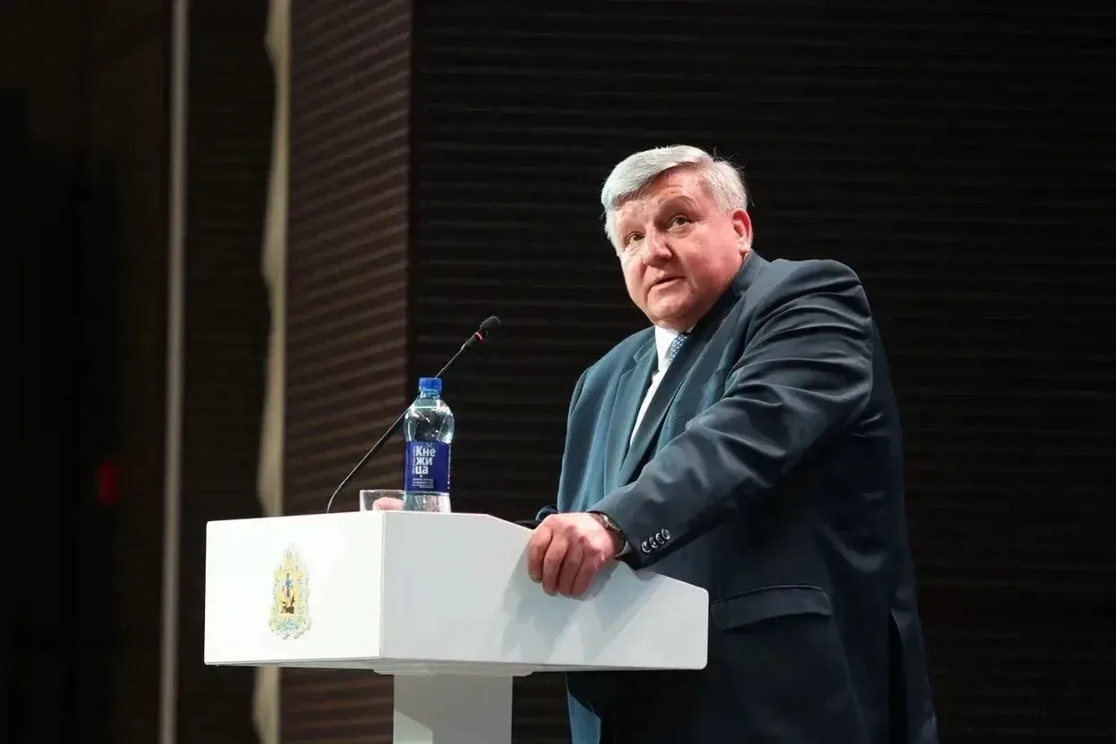 Дмитрий Захаров:  Сейчас нахожусь в Архангельске на семинаре Российского военно-исторического общест