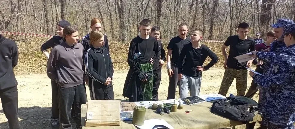 🇷🇺«День на передовой»: школьники Приморья готовятся к службе Родине🇷🇺  ✍️2 мая на полигоне «Горноста