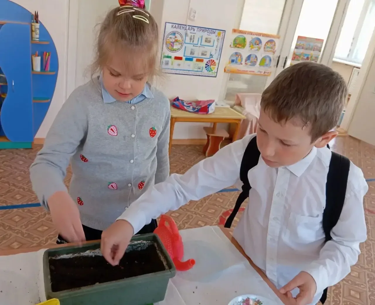 🌱 Наш помощник — огород! 🌱  Ребята 2 «В» класса уже вовсю готовятся к новому огородному сезону!  Мы 