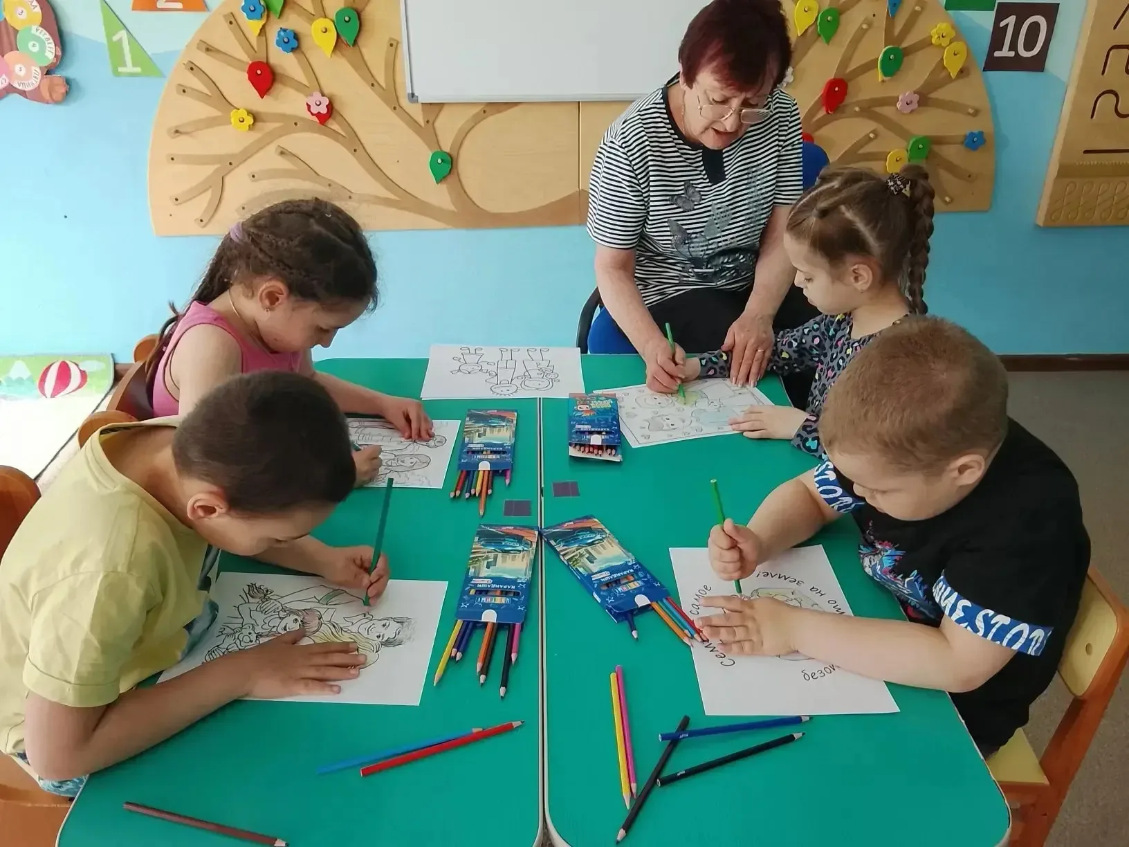 В компенсирующей группе МБОУ ЦО "Притяжение" прошло мероприятие к Международному дню семьи, направле