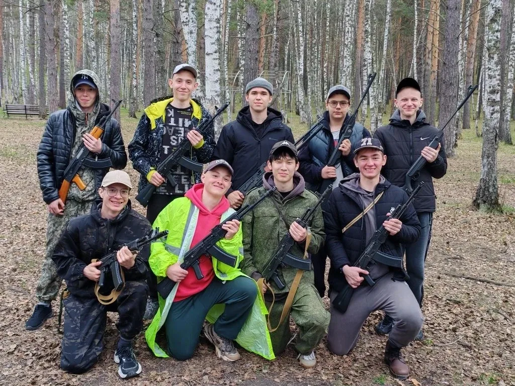 Наши ученики вернулись с учебных сборов! 🎉  Учебные военные сборы школьников — это обязательные прак
