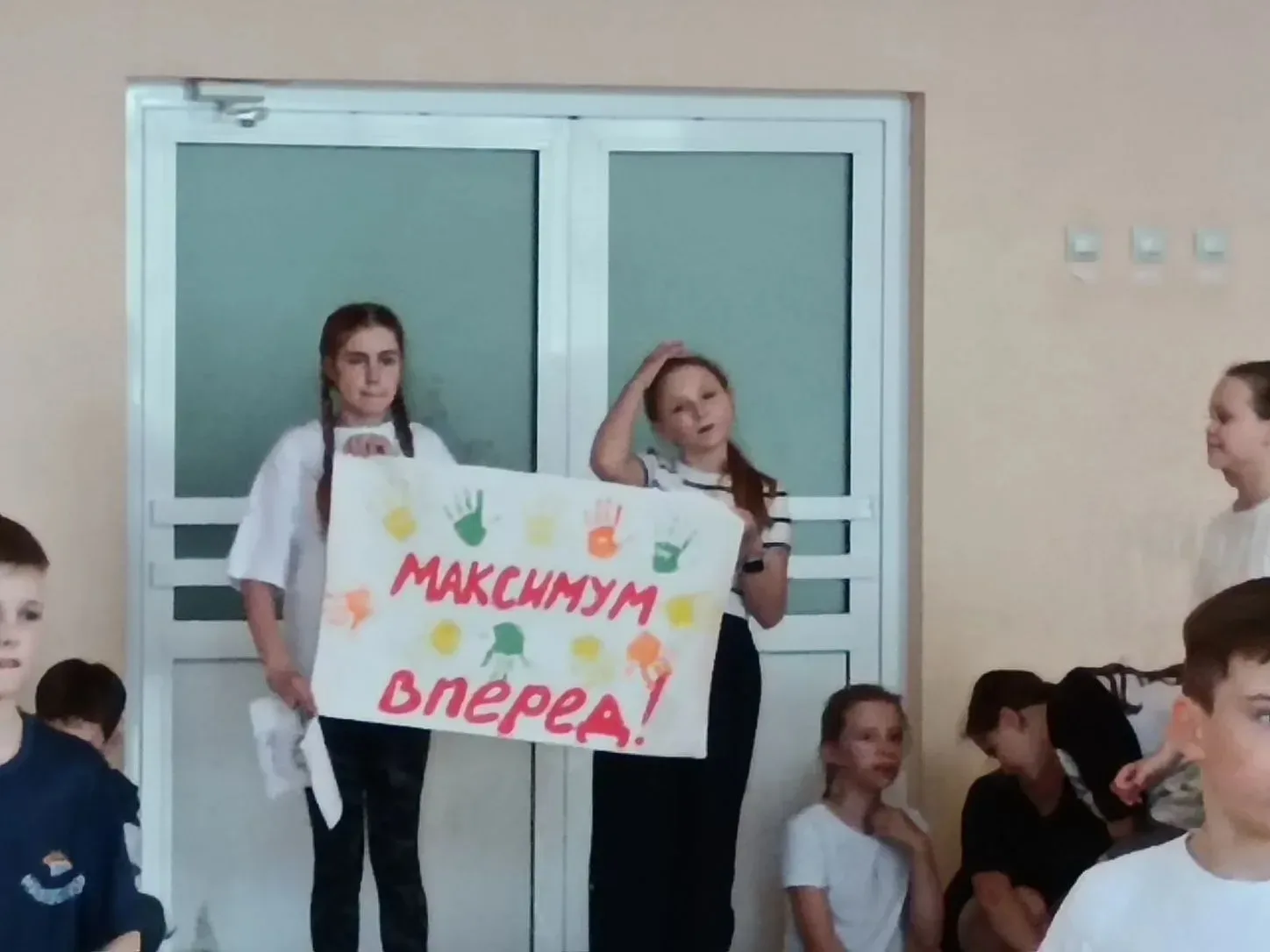 🔥 Заключительные баталии по пионерболу среди четвероклассников завершились триумфально! 🔥  🚀 Вести с