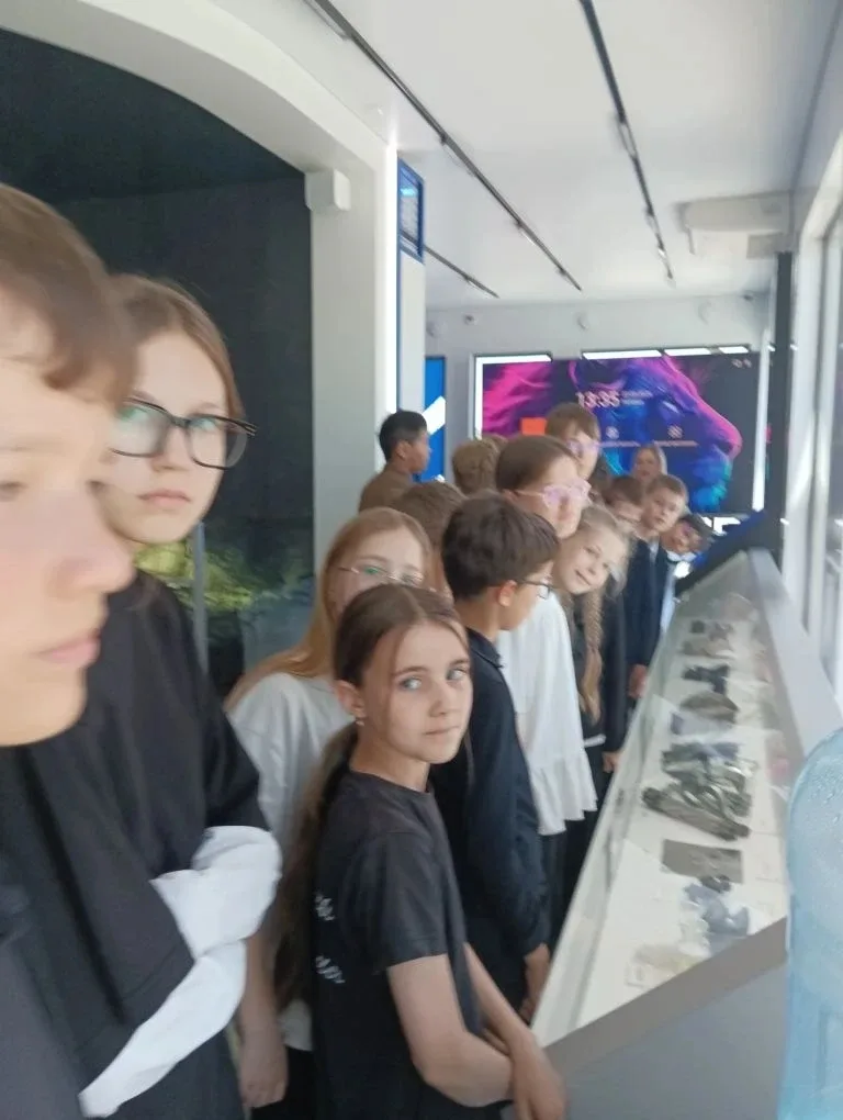 🔥 Наши пятиклассники — будущие металлурги! 🔥  Наши ученики 5 класса вместе с классным руководителем 