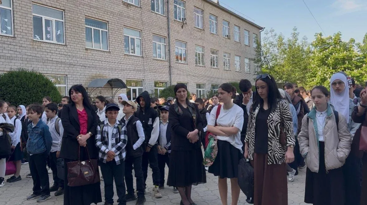 12 мая в МБОУ «СОШ12»прошла торжественная линейка на тему: «Права, ответственность и обязанности» Це