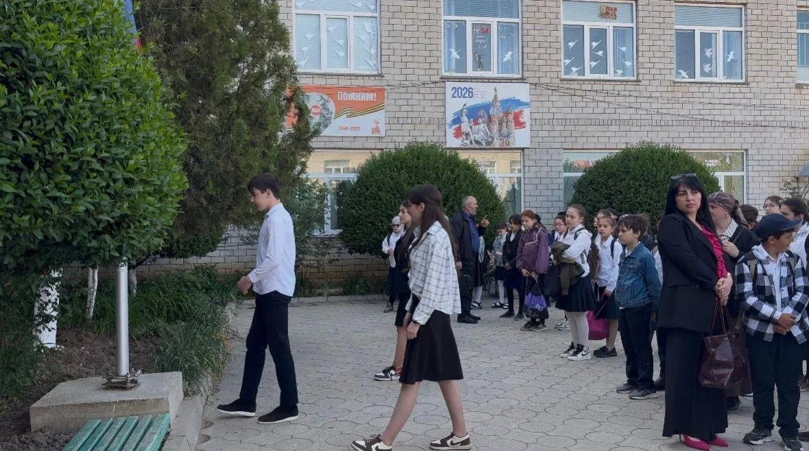 12 мая в МБОУ «СОШ12»прошла торжественная линейка на тему: «Права, ответственность и обязанности» Це