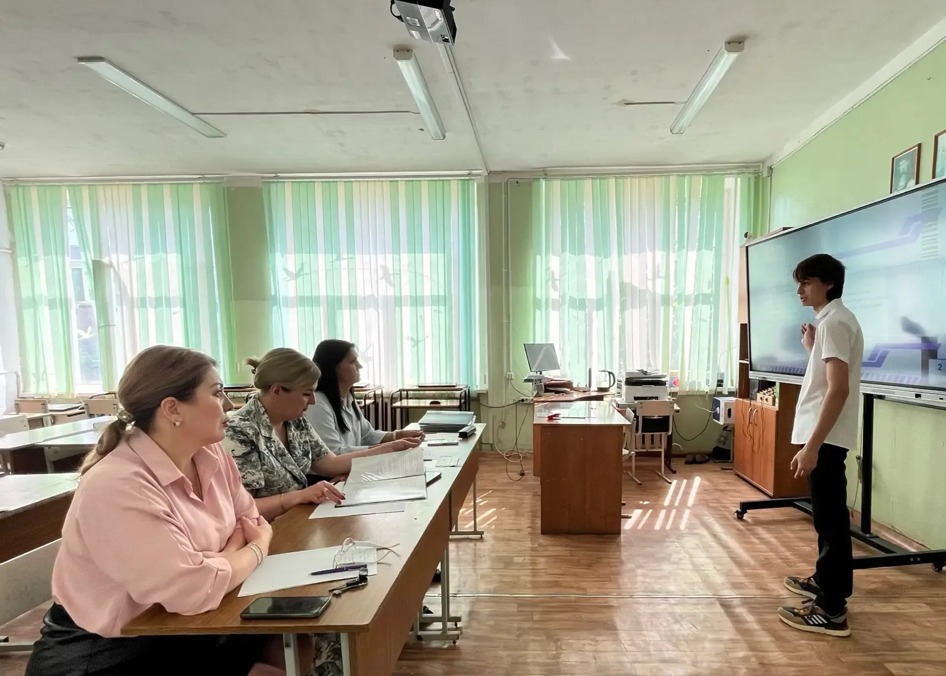 📚В нашей школе прошла защита индивидуальных проектов обучающихся  10-х классов!  Ребята представили 