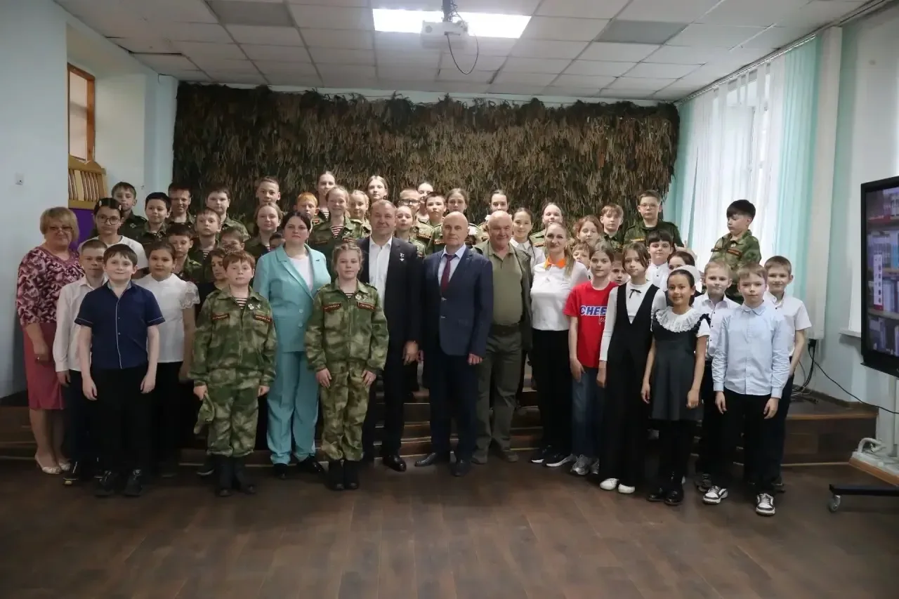 Честь быть рядом: Герой России в Хабаровске 🇷🇺  В Хабаровске в рамках проекта «Время Героев» находит