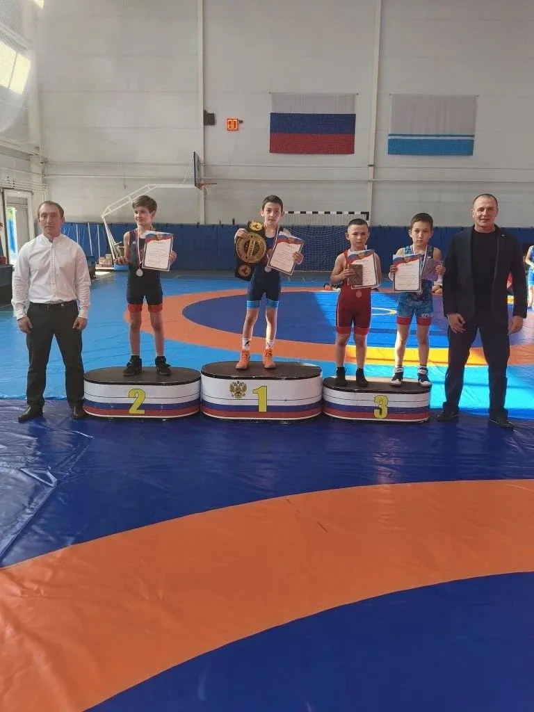 🏆 В Майминском районе прошло первенство по спортивной борьбе на призы главы района  В соревнованиях 