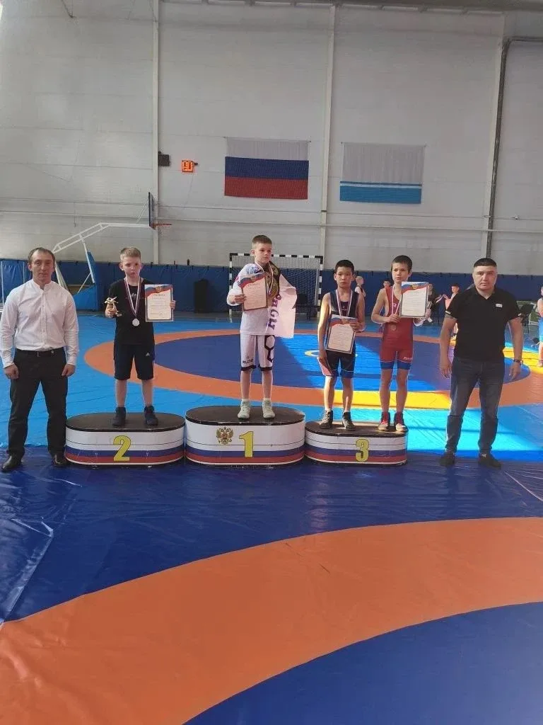 🏆 В Майминском районе прошло первенство по спортивной борьбе на призы главы района  В соревнованиях 