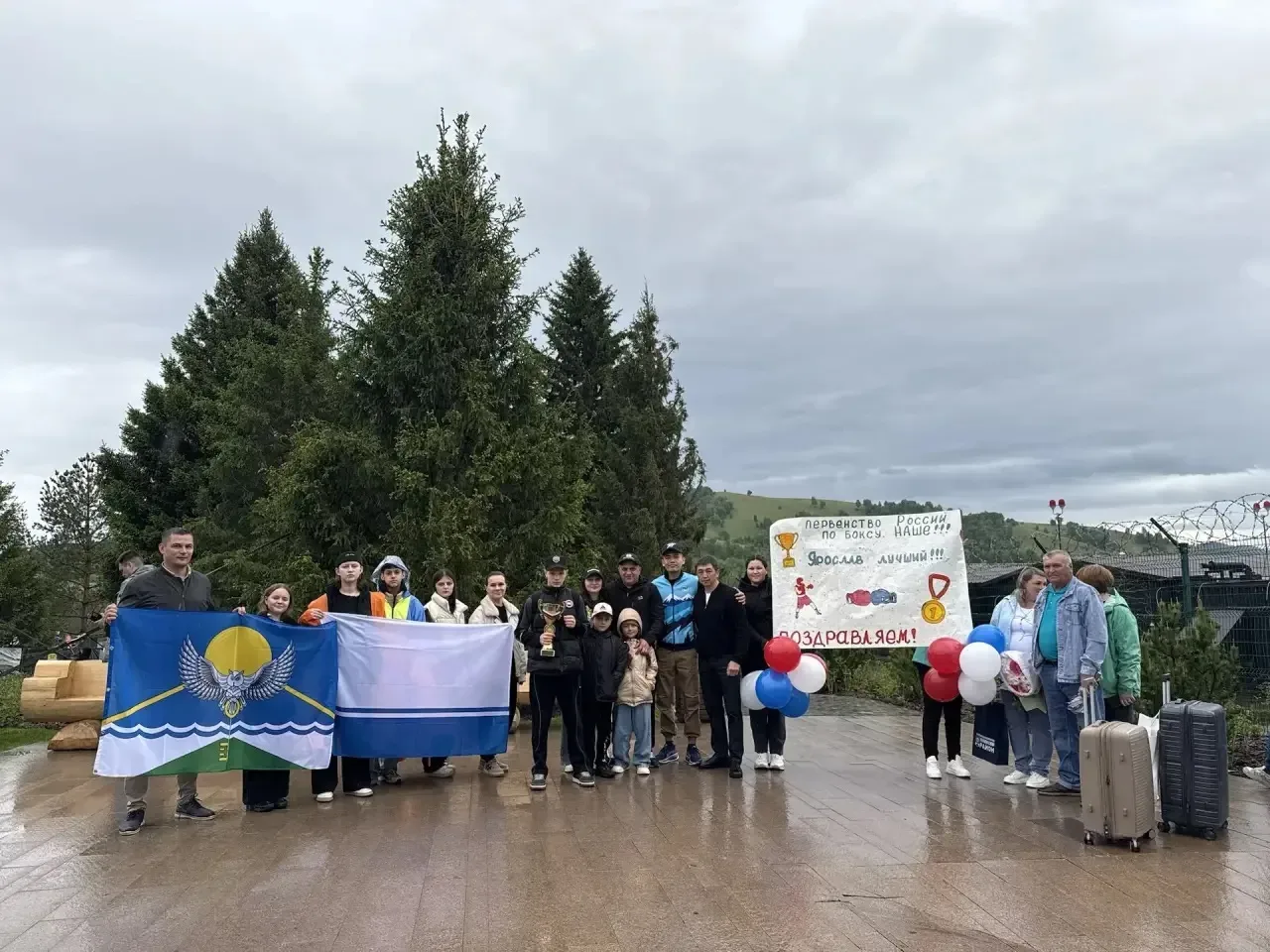 НАШ ГЕРОЙ ВЕРНУЛСЯ ДОМОЙ! 🥊 Сегодня в аэропорту Горно-Алтайска торжественно встретили нашего победит