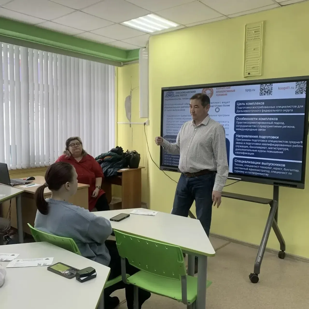 💥 Шаг за шагом к будущей профессии🎓  В школе продолжаются профориентационные встречи для выпускников