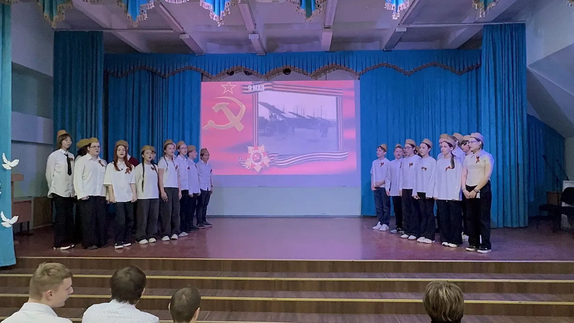 🌸 Праздник Победной весны завершился!  На прошлой неделе мы уже делились выступлениями начальных кла