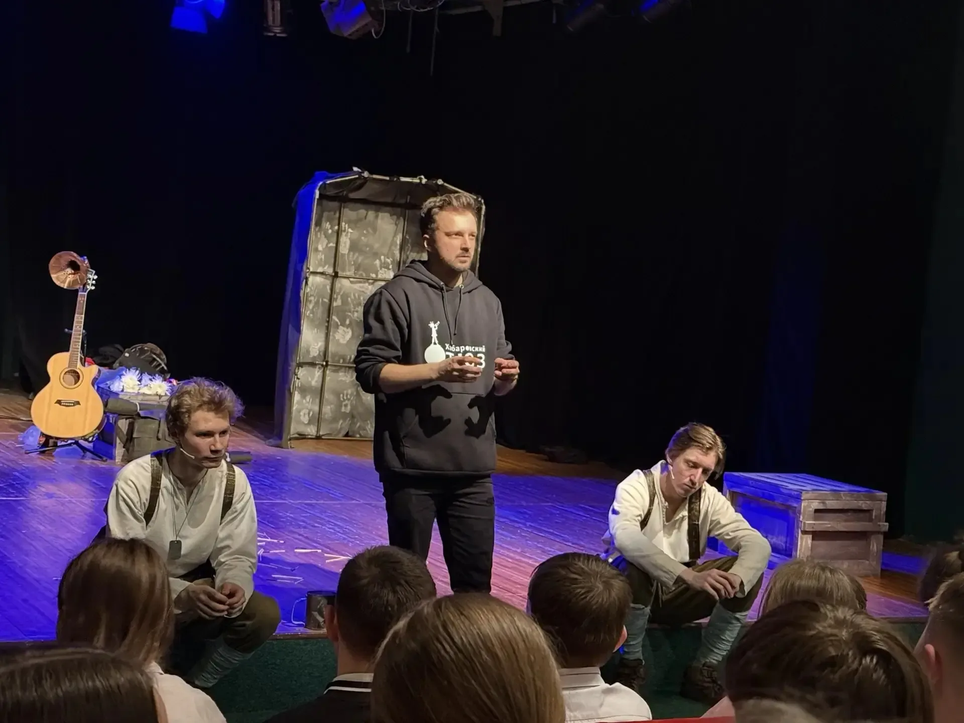 🎭 Культурный выезд: «Тёркин жив!»  🕊️В преддверии Дня Победы учащиеся 5 «Б», 6 «Г», 7 «А» и 8 «Г» кл